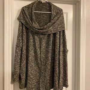 Grey Eagel Tunic size 1x